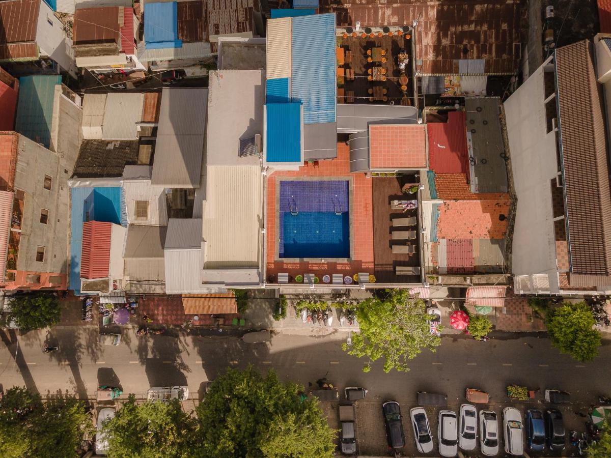 Pooltop Phnom Penh Exterior photo